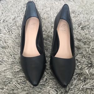 Franco Sarto Black Leather Pointed Toe Heels Sz 9